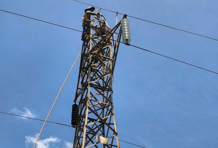 Líneas de energía en Tibú 