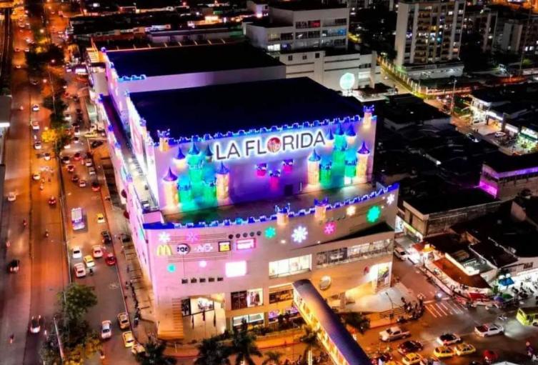 Encendido de luces navideñas del Centro Comercial La Florida