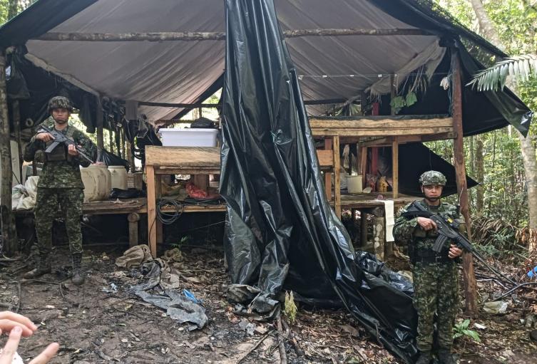 Laboratorio para procesamiento de cocaína en N.S