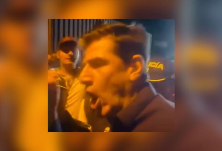 Oscar Hernández, secretario del Interior de Santander, en el peaje La Punta