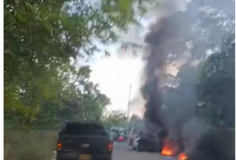 Incineración de dos vehículos y atentado contra campo petrolero