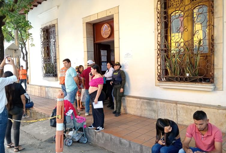 Desplazados en la sede de la Defensoría del Pueblo en Cúcuta