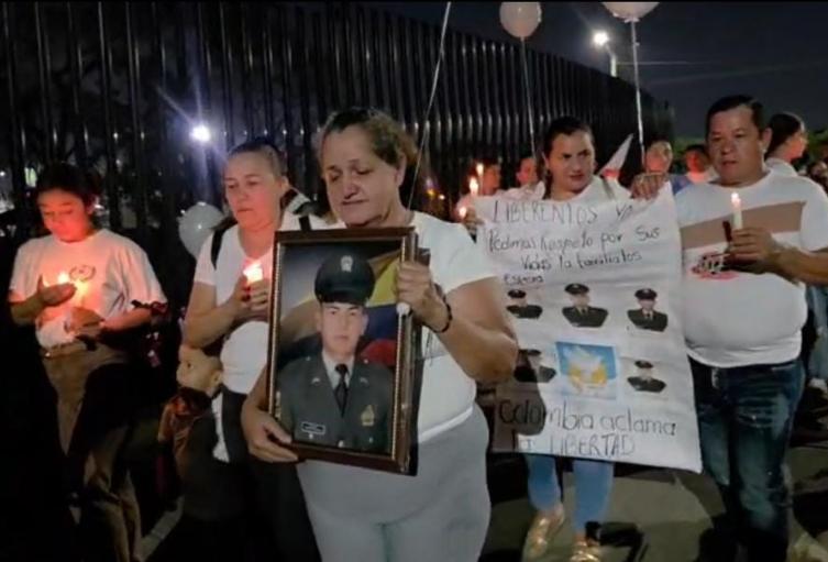 Familiares de policías secuestrados en Tibú. 