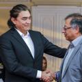 Gustavo Bolívar y Gustavo Petro, en la Casa de Nariño