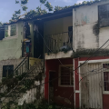 Las principales afectaciones tras la fuerte tormenta se registraron en viviendas que quedaron sin techo a causa de los intensos vientos. 