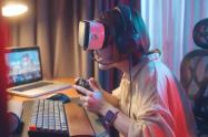 Gamer woman