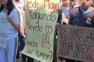 Protesta frente a la Alcaldía de San Gil