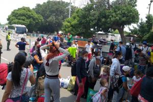 Venezolanos en la frontera entre Colombia y Venezuela