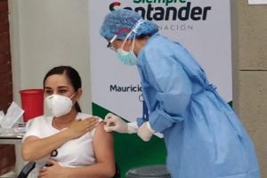La meta es cumplir con los profesionales de la salud en menos de un mes.