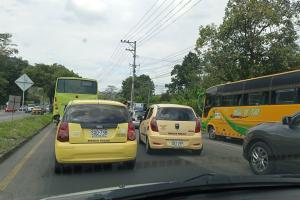 Son enormes las filas de vehículos las que se han evidenciado en la vía Bucaramanga - Piedecuesta.