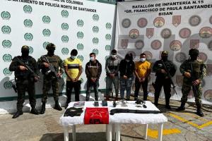 Las autoridades capturaron a cinco presuntos integrantes de Pelusos