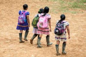Menores de edad en zona rurales de Colombia