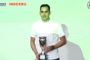 James Aguirre recibió el premio al Mejor Futbolista Santandereano del año