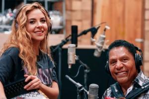 Diana Burco con Israel Romero