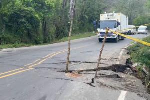 Falla geológica en la vía Bucaramanga - Bogotá