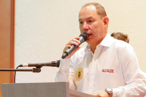 El alcalde Óscar Santos, aseguró que es enemigo de los enemigos.