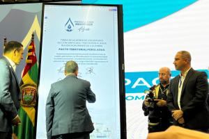 Firma del Pacto Territorial por el Agua en Santander