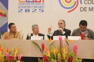Alcalde de Girón en el Encuentro Nacional de Alcaldes y Concejales 2025