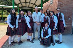 Rector de la UIS con estudiantes de Saravena, Arauca