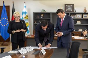 Registraduría firma convenio de cara a la elección de Consejos de Juventud 