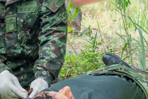 Cuatro soldados fueron trasladados hasta Bucaramanga para recibir atención especializada.