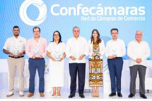 Condecoración a Cámara de Comercio de Cúcuta