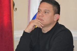 El mandatario deberá abandonar el cargo y el Gobernador de Santander, Juvenal Díaz Mateus, será notificado para designar un alcalde encargado.