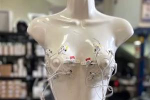 Julieta, dispositivo para detectar síntomas del cáncer de mama