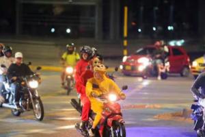 Motociclistas en caravanas de Halloween en Bucaramanga