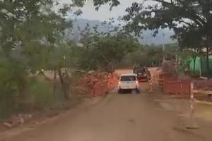 Los habitantes del sector han manifestado inconformidad por los cierres de una hora y media que afectan la movilidad. 