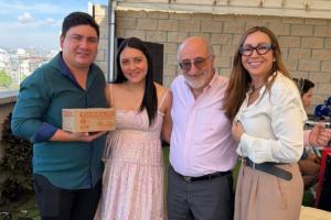 Alcalde de Güepsa, gestora social de Güepsa, junto a Juan Lozano y D'arcy Queen