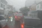 En Bucaramanga las vías colapsaron por el rebose de alcantarillados.