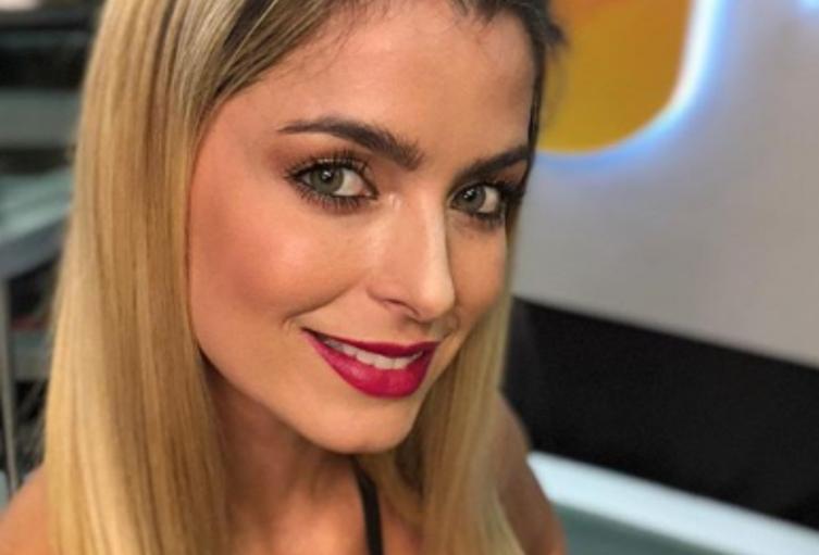 Cristina Hurtado posa sin maquillaje en portada de revista