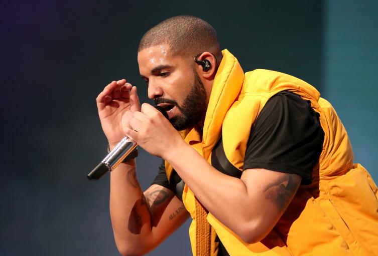 Drake super récord de los Beatles
