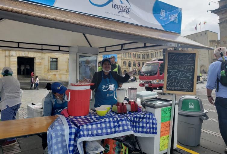 Puesto de emprendimiento en la feria 'Paziempre'.