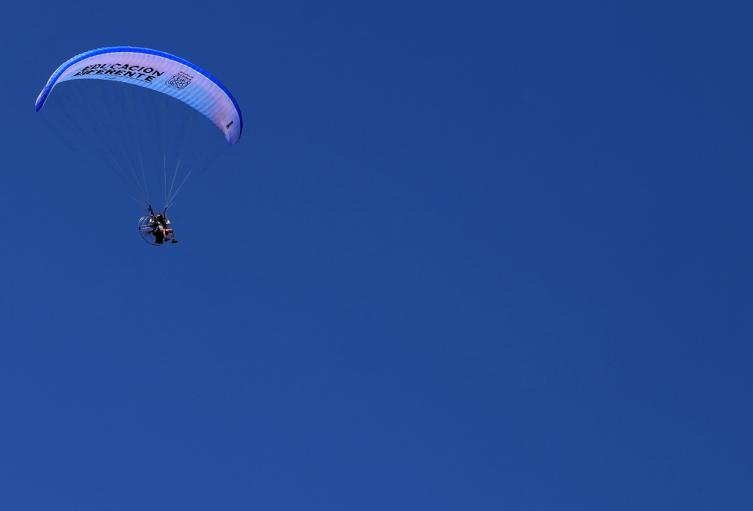 PARAPENTISTA PARAPENTE