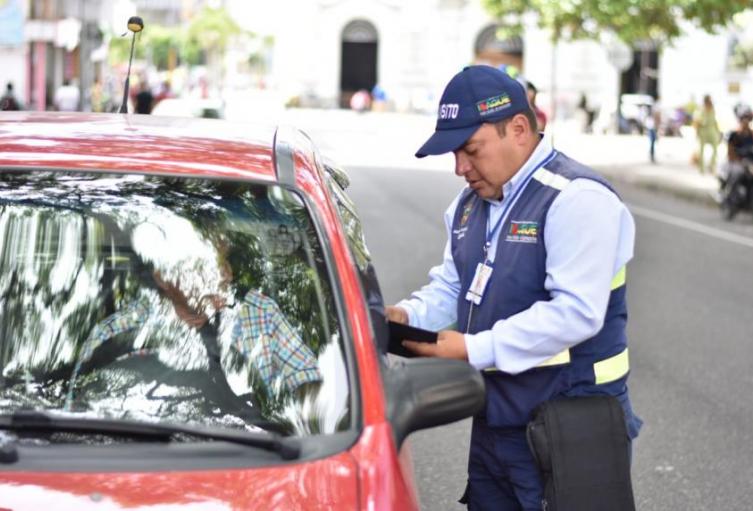 Agente de tránsito de Ibagué.