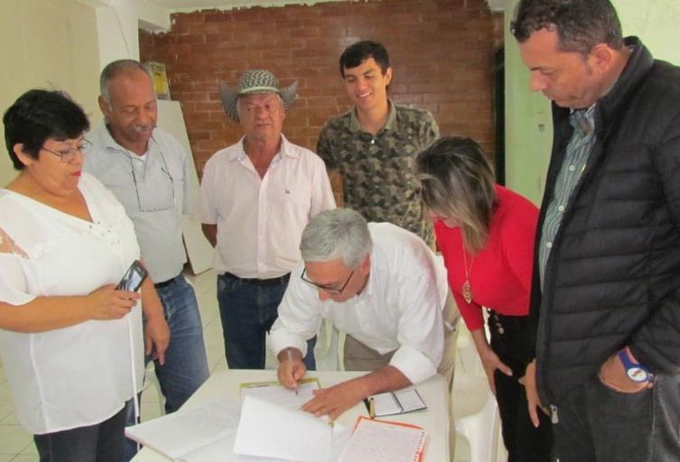 Leonidas López, participó de la exposición del Plan de Desarrollo para la comuna 8