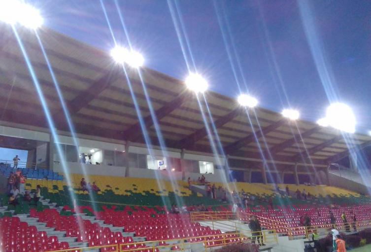 luminarias estadio manuel murillo toro