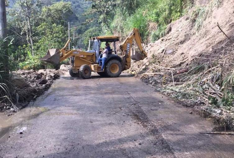 Paso al Cañon del Combeima 