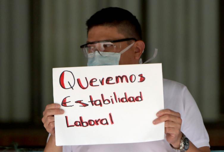 Protestas de trabajadores médicos y enfermeros en medio de coronavirus en Colombia