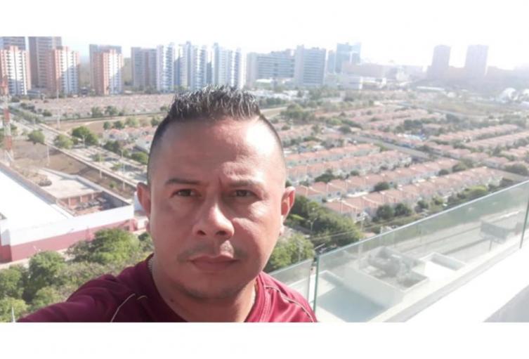 Albert Arias el cantante del Deportes Tolima