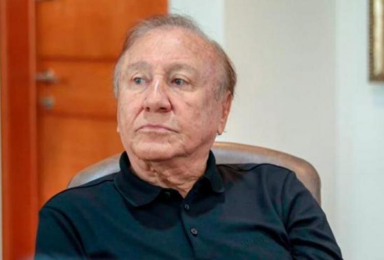Se investigan posibles irregularidades en un contrato de consultoría.