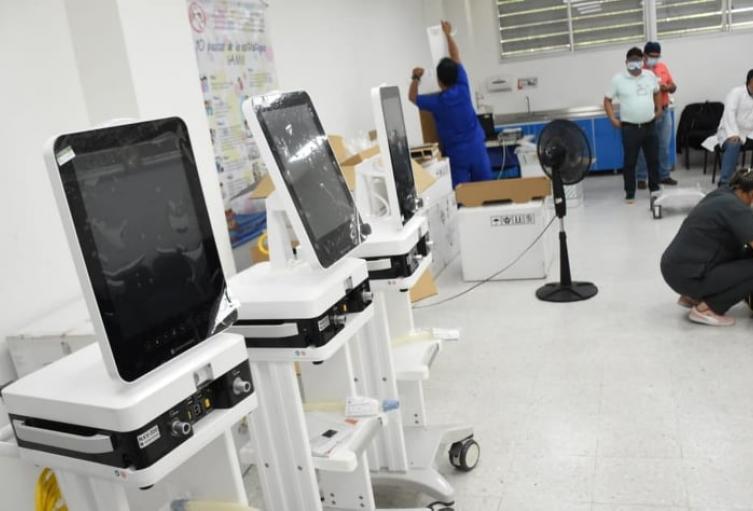Las Unidades de Cuidados Intensivos, serán aperturadas gracias a 8 ventiladores que entregó el Ministerio de Salud