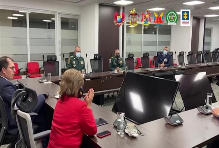 Reunión del Fiscal General con los altos mandos en Colombia