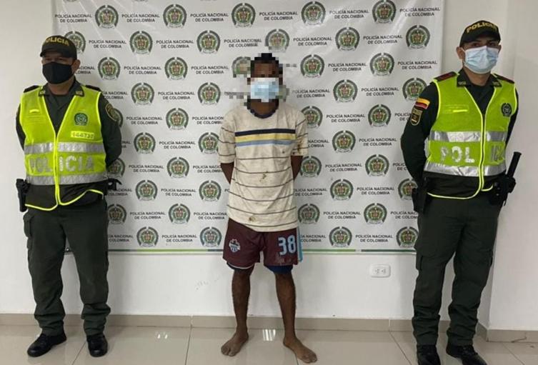 ¡Qué tal esto! Sorprendieron a habitante de la calle violando un abuelito en El Espinal