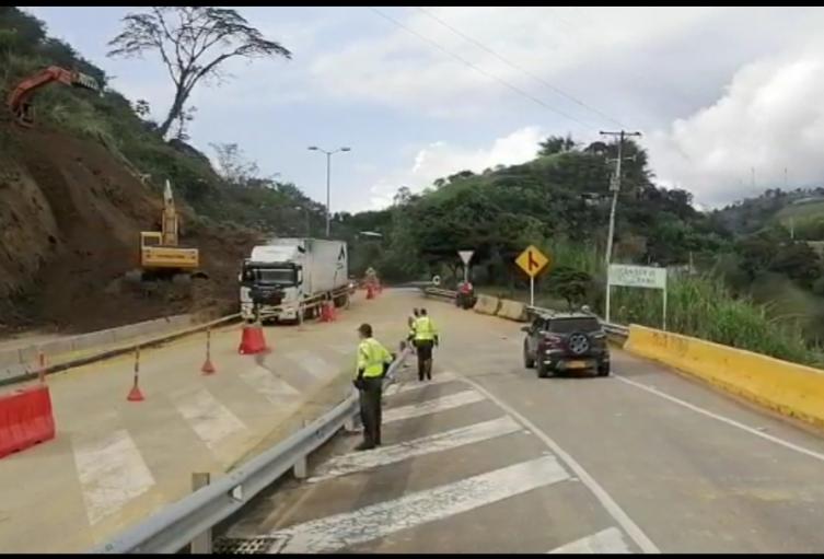 Recomiendan transitarla con precaución