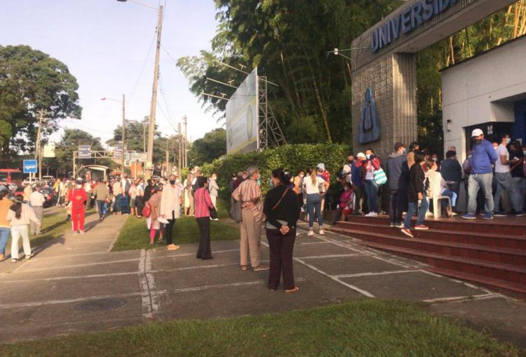 Vacunación en Ibagué.