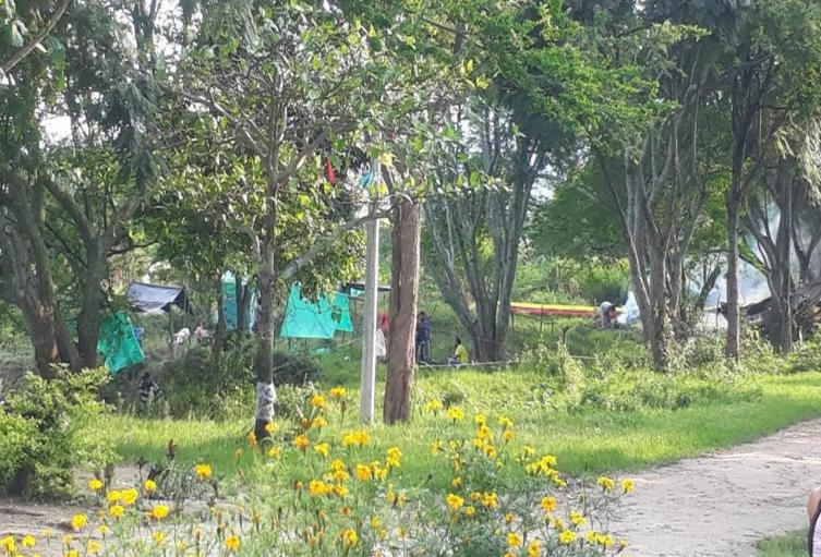 ¡Ojo! En frente de un CAI móvil de la Policía están invadiendo gigantesco lote, ubicado en la tercera etapa de la Ciudadela Bolívar