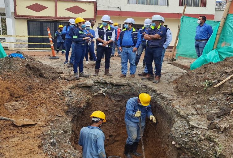 Cambio de redes de alcantarillado en las comunas 2, 9 y 12